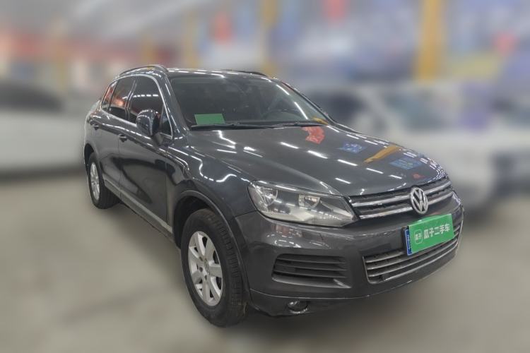 Used Volkswagen Touareg 2011 3.0 TSI Standard Version Front Right 45 Deg