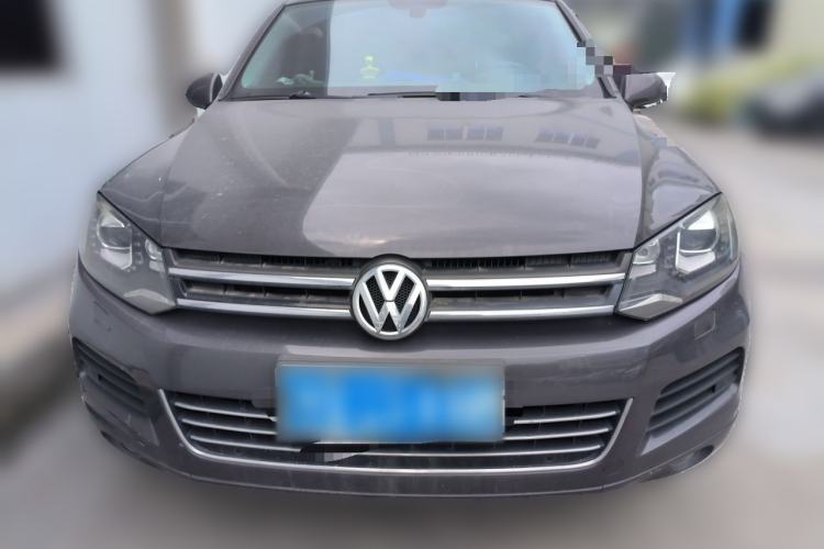 Used Volkswagen Touareg 2011 3.0 TSI High-End Version Front
