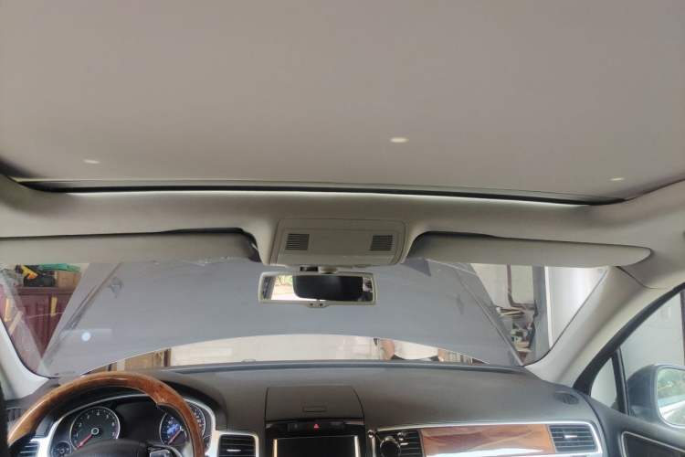 Used Volkswagen Touareg 2011 3.0 TSI Hybrid Headliner