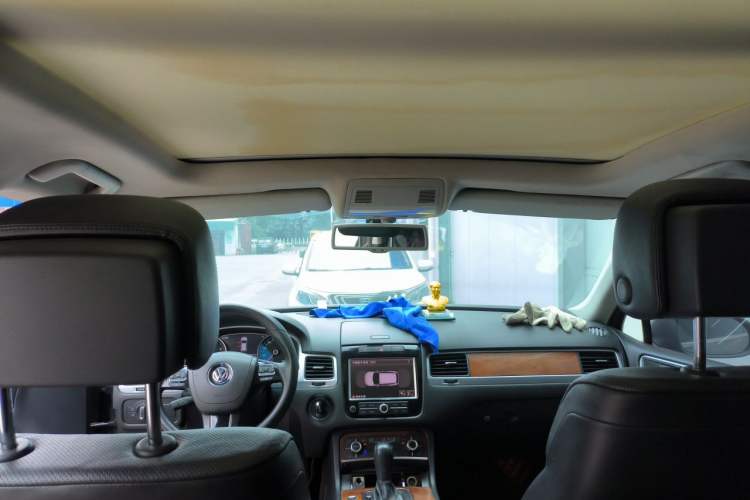 Used Volkswagen Touareg 2011 3.0 TSI High-End Version Headliner