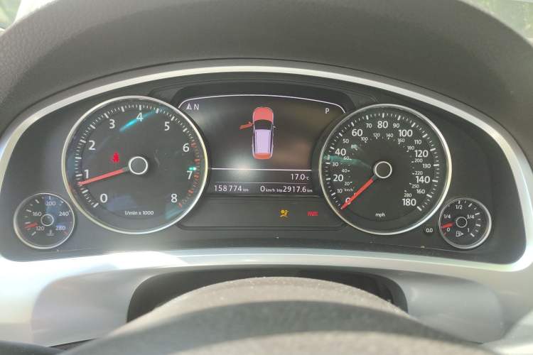 Used Volkswagen Touareg  Instrument Cluster