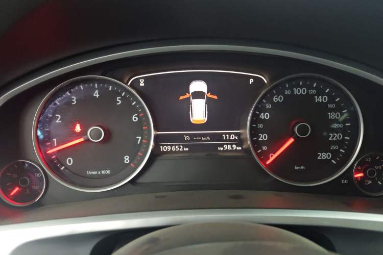 Used Volkswagen Touareg 2011 3.0 TSI Standard Version Instrument Cluster