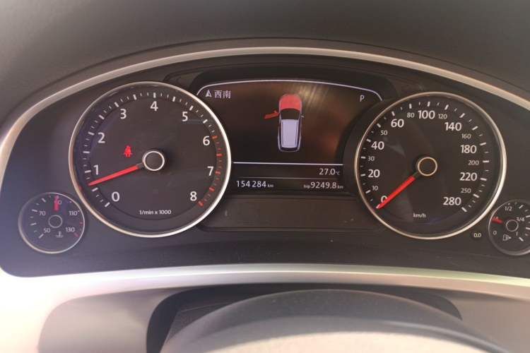 Used Volkswagen Touareg 2011 3.0 TSI Comfort Version Instrument Cluster