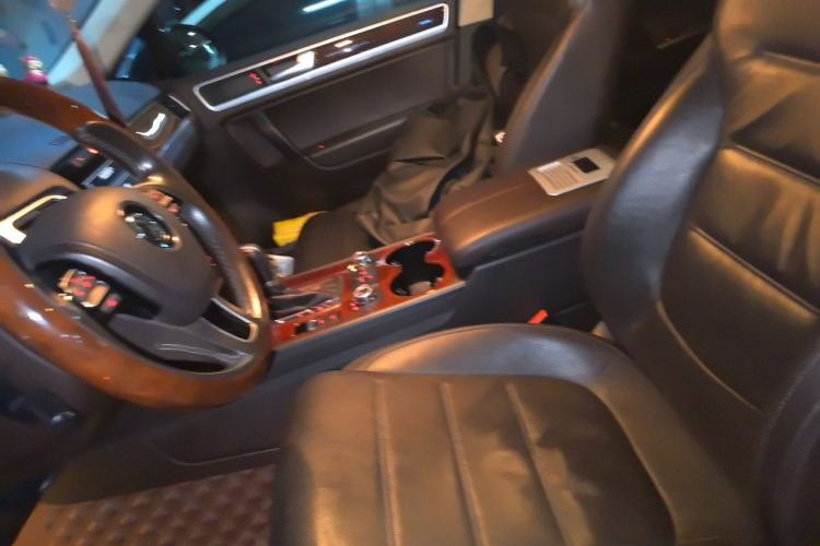 Used Volkswagen Touareg 2011 3.0 TSI Comfort Version Left Front Seat