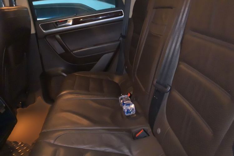 Used Volkswagen Touareg 2011 3.0 TSI Comfort Version Left Rear Seat