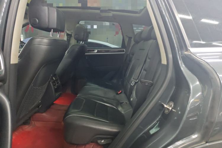 Used Volkswagen Touareg 2011 3.0 TSI Standard Version Left Rear Seat