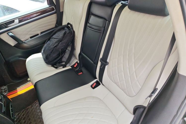 Used Volkswagen Touareg 2011 3.0 TSI Standard Version Left Rear Seat