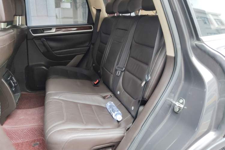 Used Volkswagen Touareg 2011 3.0 TDI Diesel Standard Version Left Rear Seat