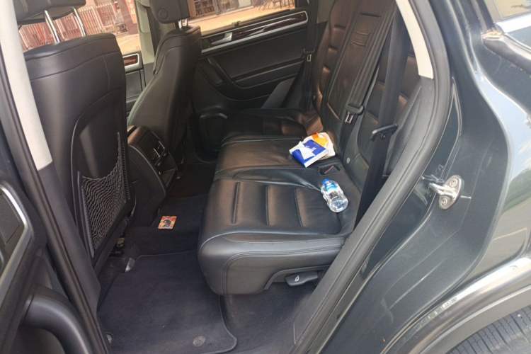 Used Volkswagen Touareg 2011 3.0 TSI Comfort Version Left Rear Seat