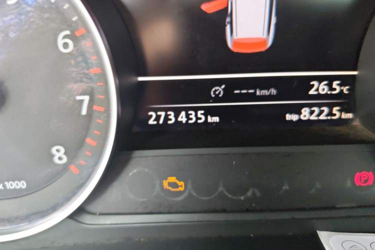 Used Volkswagen Touareg 2011 3.0 TSI Standard Version Odometer Close Up