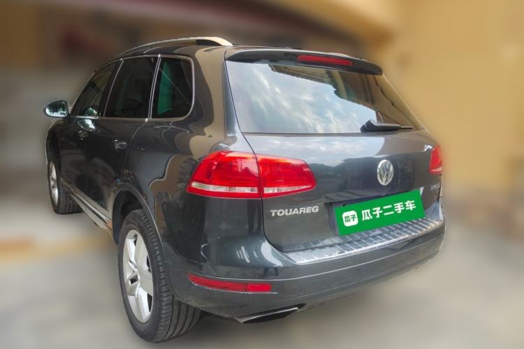 Used Volkswagen Touareg 2011 3.0 TSI Hybrid Rear Left 45 Deg