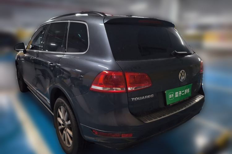 Used Volkswagen Touareg 2011 3.0 TSI High-End Version Rear Left 45 Deg