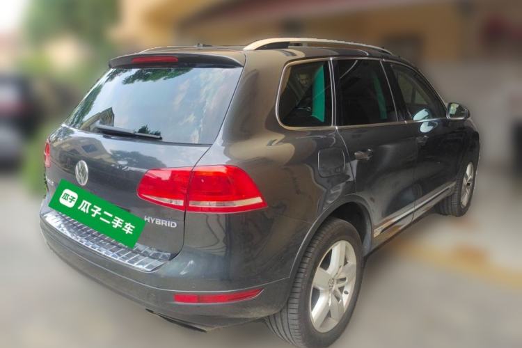 Used Volkswagen Touareg 2011 3.0 TSI Hybrid Rear Right 45 Deg