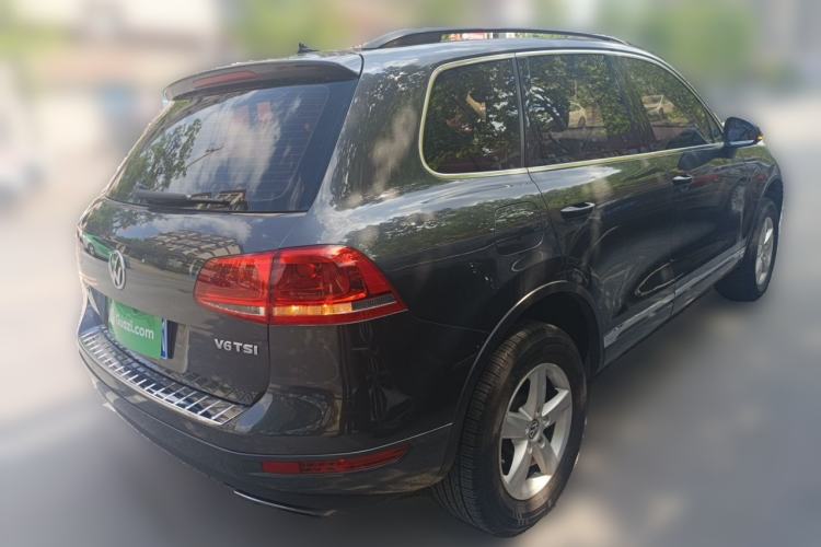 Used Volkswagen Touareg 2011 3.0 TSI Comfort Version Rear Right 45 Deg