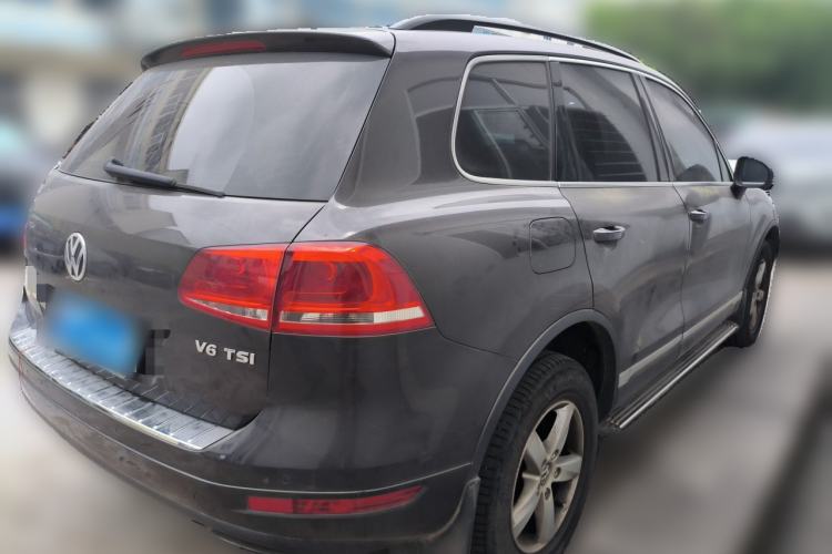 Used Volkswagen Touareg 2011 3.0 TSI High-End Version Rear Right 45 Deg