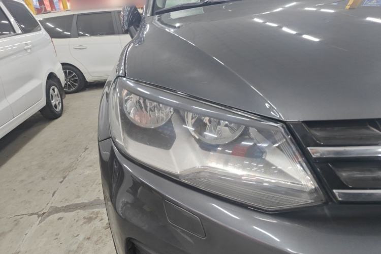 Used Volkswagen Touareg 2011 3.0 TSI Standard Version Right Front Headlight