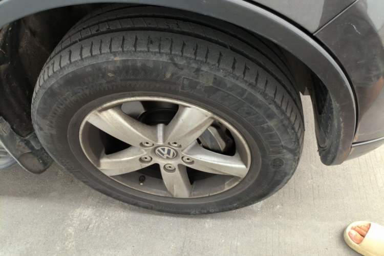 Used Volkswagen Touareg 2011 3.0 TSI High-End Version Right Front Wheel Hub