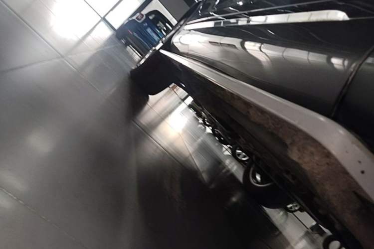 Used Volkswagen Touareg 2011 3.0 TSI Luxury Edition Right Side Sill