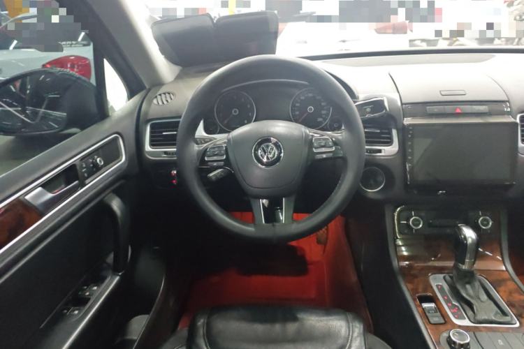 Used Volkswagen Touareg 2011 3.0 TSI Standard Version Steering Wheel
