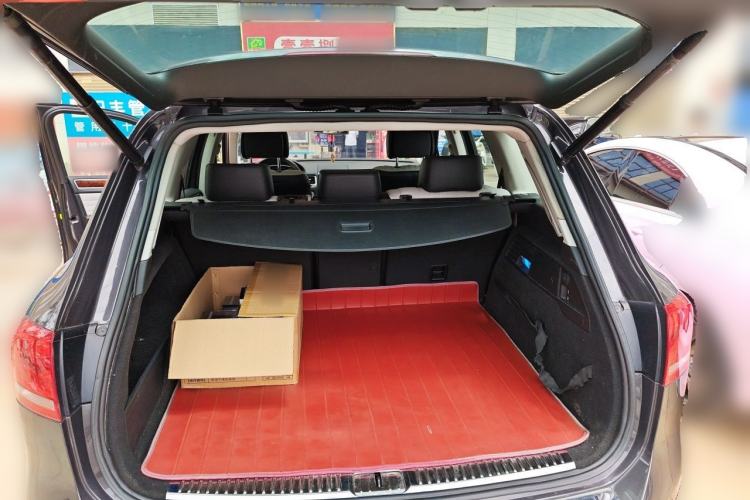 Used Volkswagen Touareg 2011 3.0 TSI Standard Version Trunk