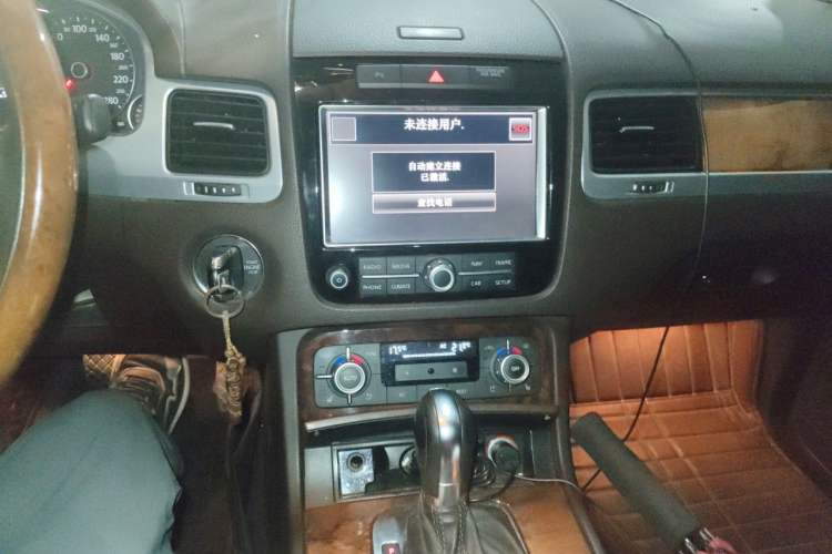 Used Volkswagen Touareg 2011 3.0 TDI Diesel Comfort Version Audio And AC Panel