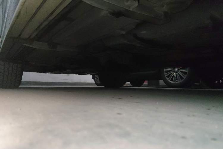 Used Volkswagen Touareg 2011 3.0 TDI Diesel Comfort Version Chassis Rear Left