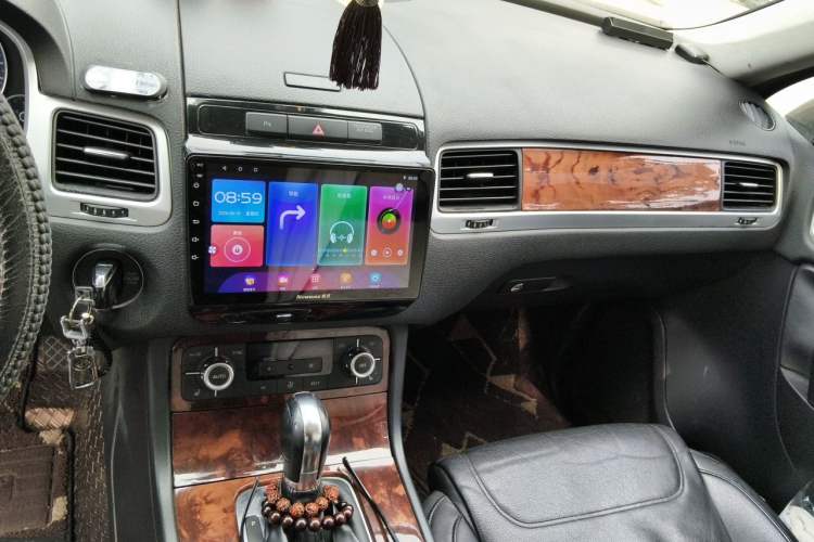 Used Volkswagen Touareg 2011 3.0 TSI Standard Version Audio And AC Panel