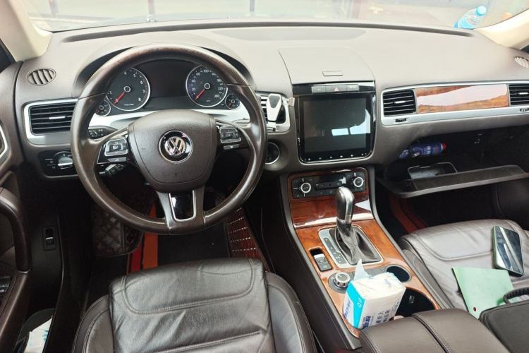 Used Volkswagen Touareg 2011 3.0 TSI Standard Version Center Console