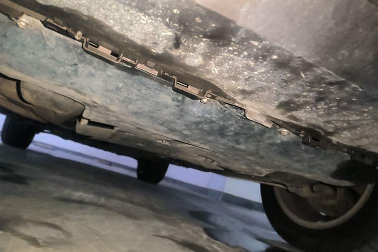 Used Volkswagen Touareg 2011 3.0 TSI High-End Version Chassis Front