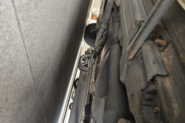 Used Volkswagen Touareg 2011 3.0 TSI Comfort Version Chassis Rear Left