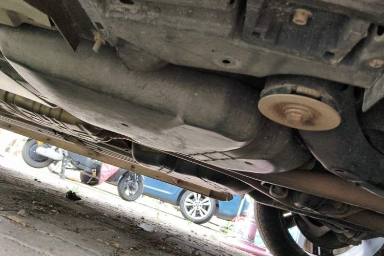 Used Volkswagen Touareg 2011 3.0 TSI Standard Version Chassis Rear Left