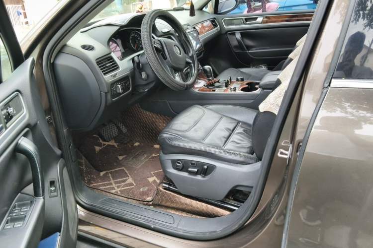 Used Volkswagen Touareg 2011 3.0 TSI Standard Version Driver Seat