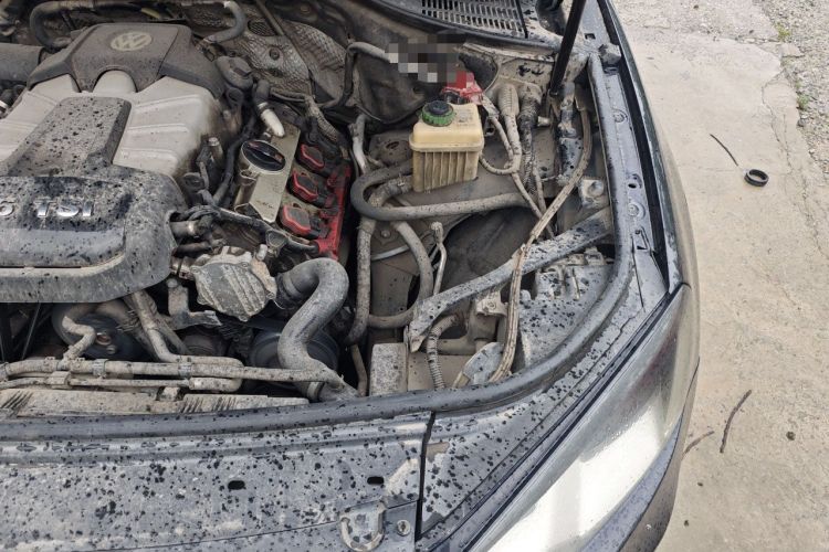 Used Volkswagen Touareg 2011 3.0 TSI Standard Version Engine Bay Left