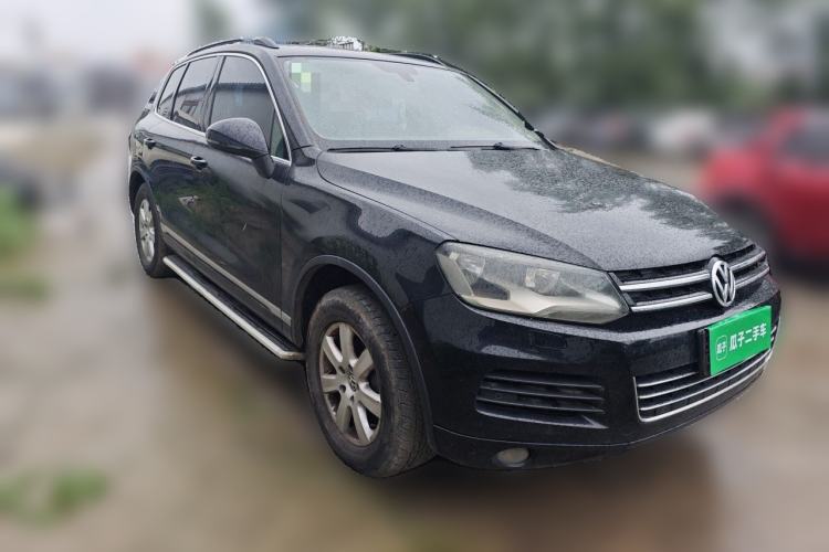 Used Volkswagen Touareg 2011 3.0 TSI Standard Version Front Right 45 Deg