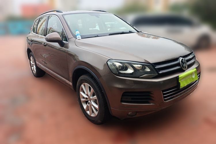 Used Volkswagen Touareg 2011 3.0 TSI Standard Version Front Right 45 Deg