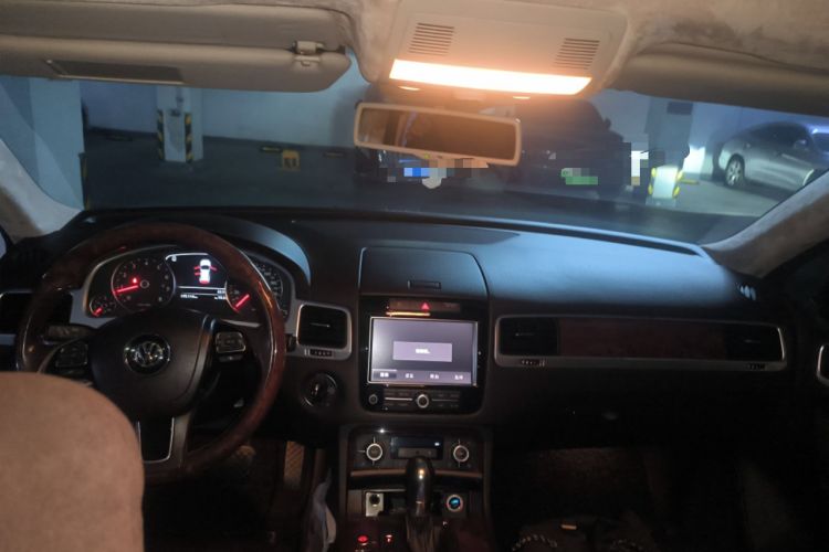 Used Volkswagen Touareg 2011 3.0 TSI High-End Version Headliner