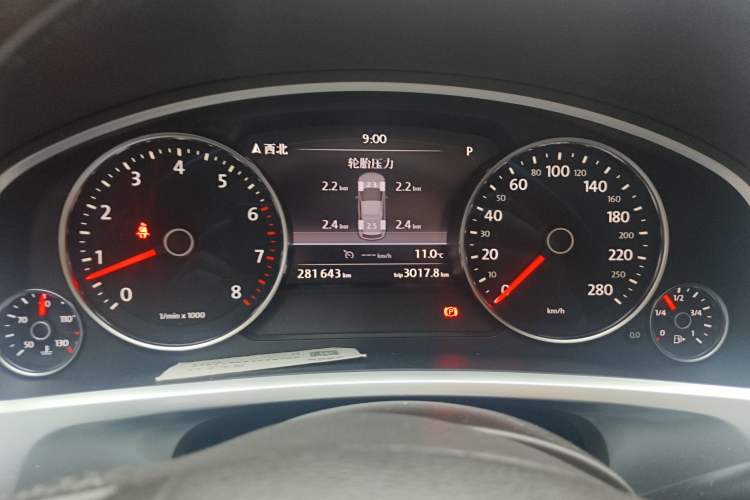 Used Volkswagen Touareg 2011 3.0 TSI Comfort Version Instrument Cluster