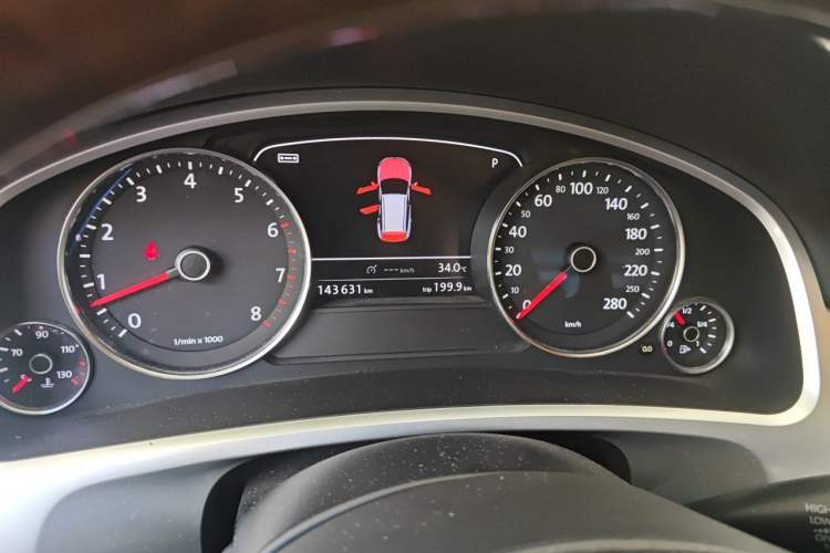 Used Volkswagen Touareg 2011 3.0 TSI Comfort Version Instrument Cluster