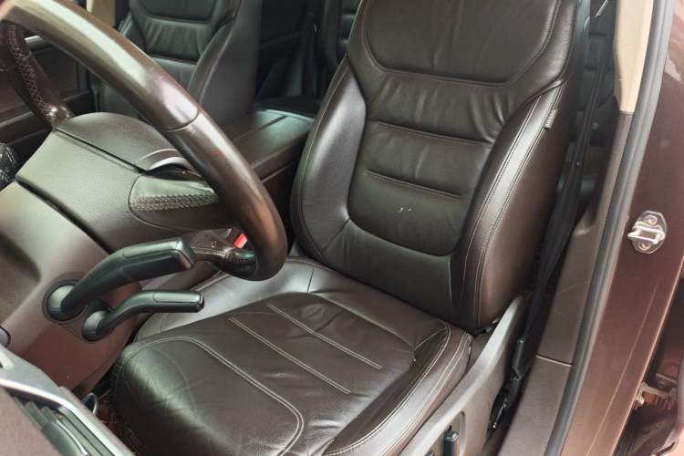 Used Volkswagen Touareg 2011 3.0 TSI Standard Version Left Front Seat