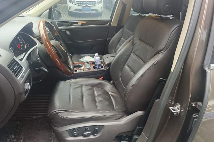 Used Volkswagen Touareg 2011 3.0 TSI Comfort Version Left Front Seat