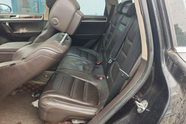 Used Volkswagen Touareg 2011 3.0 TSI Standard Version Left Rear Seat