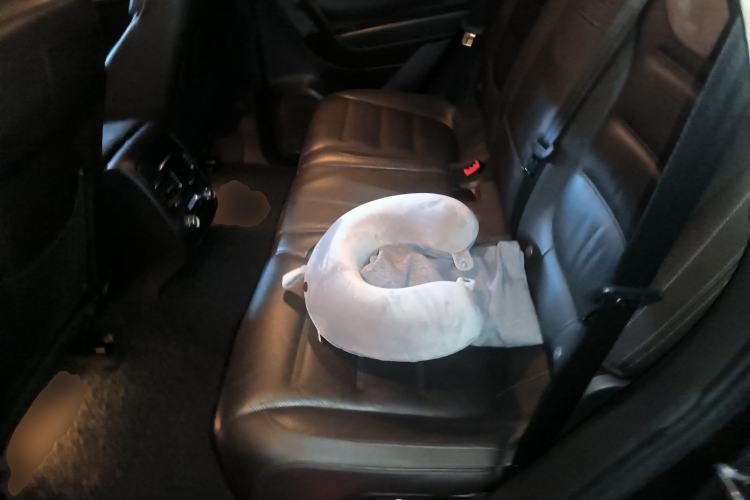Used Volkswagen Touareg 2011 3.0 TSI High-End Version Left Rear Seat