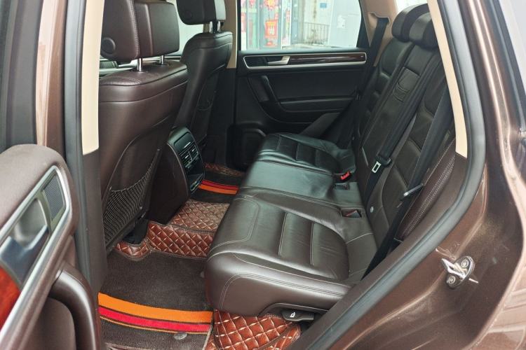 Used Volkswagen Touareg 2011 3.0 TSI Standard Version Left Rear Seat