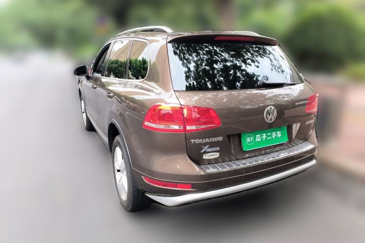Used Volkswagen Touareg 2011 3.0 TSI Hybrid Rear Left 45 Deg