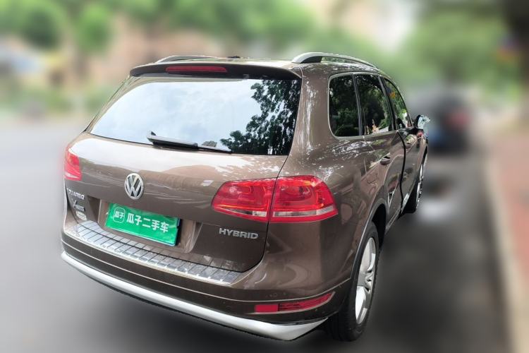 Used Volkswagen Touareg 2011 3.0 TSI Hybrid Rear Right 45 Deg