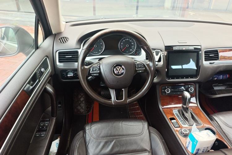 Used Volkswagen Touareg 2011 3.0 TSI Standard Version Steering Wheel
