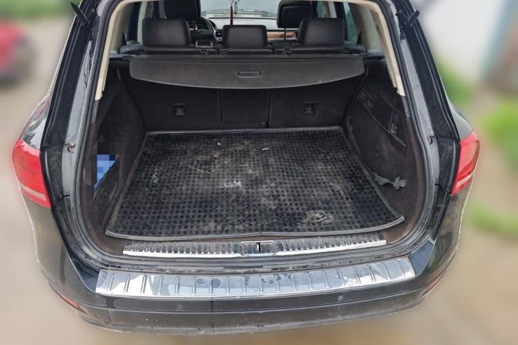 Used Volkswagen Touareg 2011 3.0 TSI Standard Version Trunk