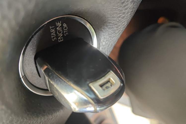 Used Volkswagen Touareg 2011 3.0 TSI Comfort Version Vehicle Key