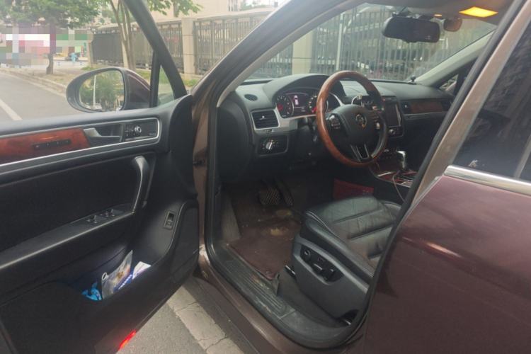 Used Volkswagen Touareg 2011 3.0 TSI High-End Version Driver Seat
