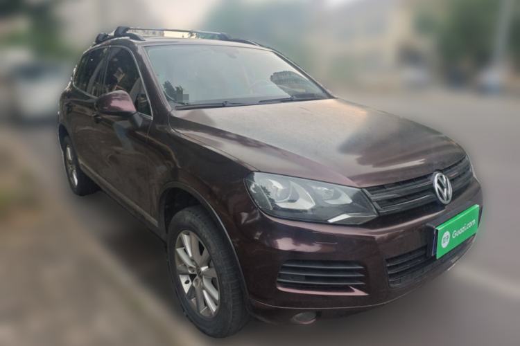 Used Volkswagen Touareg 2011 3.0 TSI High-End Version Front Right 45 Deg